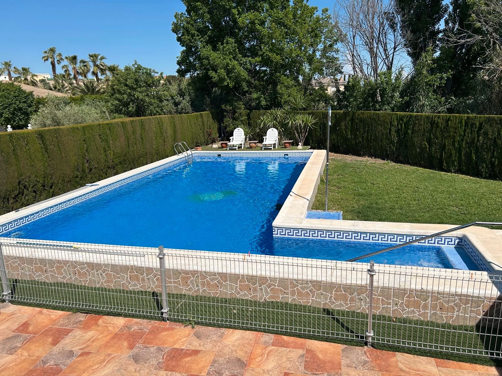 Swimming pool of House or chalet for sale in  Jaén Capital  with Air Conditioner, Heating and Private garden