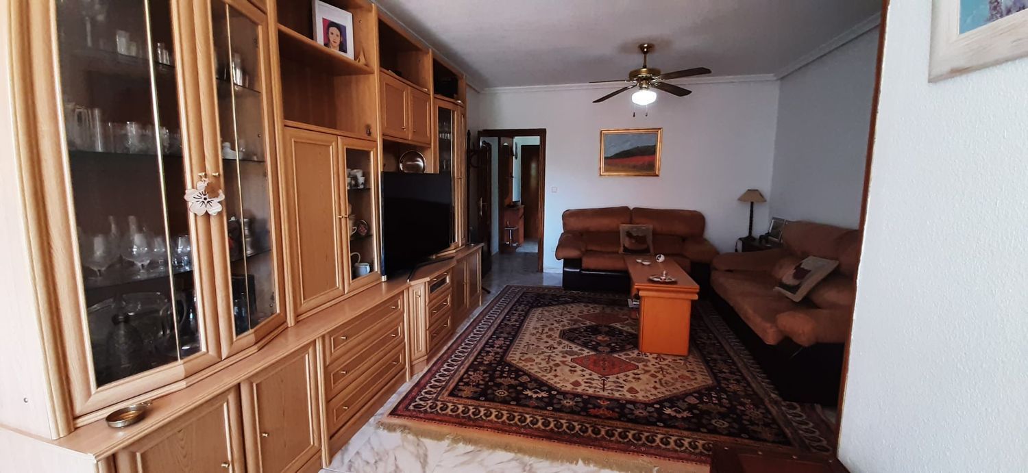 Living room of Flat for sale in Alcalá de Henares  with Terrace and Swimming Pool