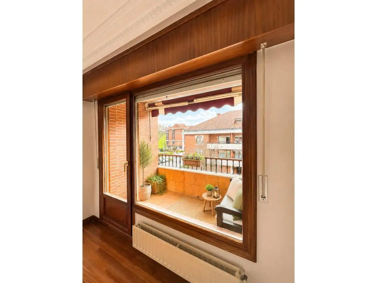 Flat for sale in Paseo Landabarri, Artatza - Pinueta - Pinosolo