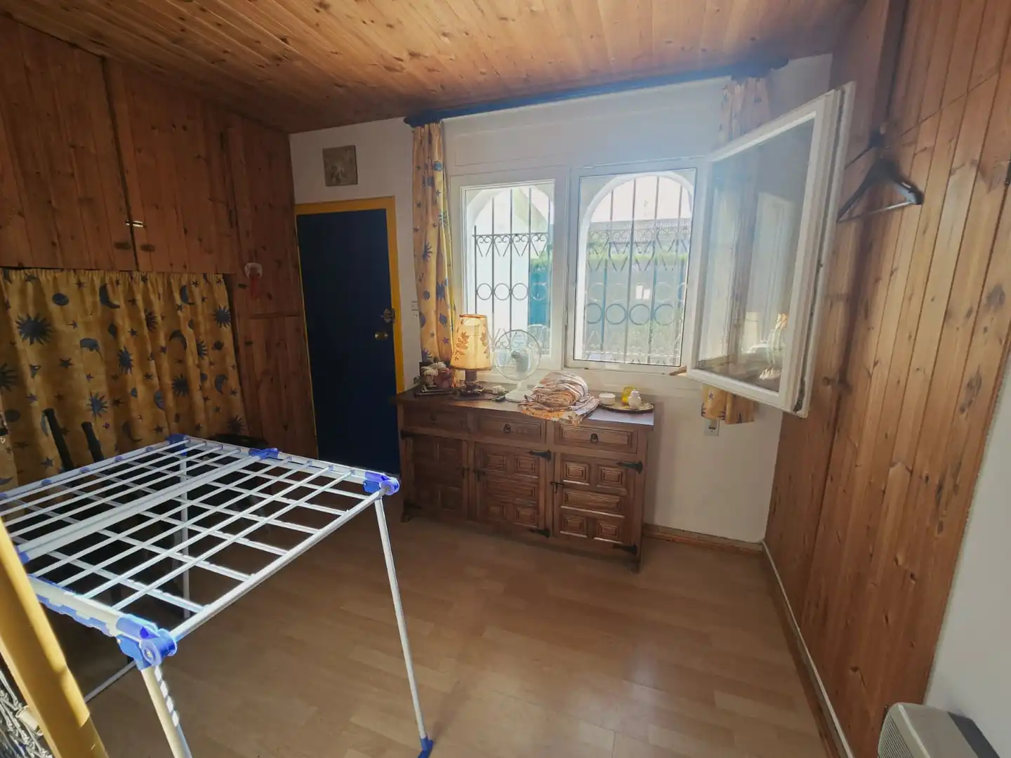 Dormitori de Casa o xalet en venda en Mont-roig del Camp amb Jardí privat, Traster i Piscina