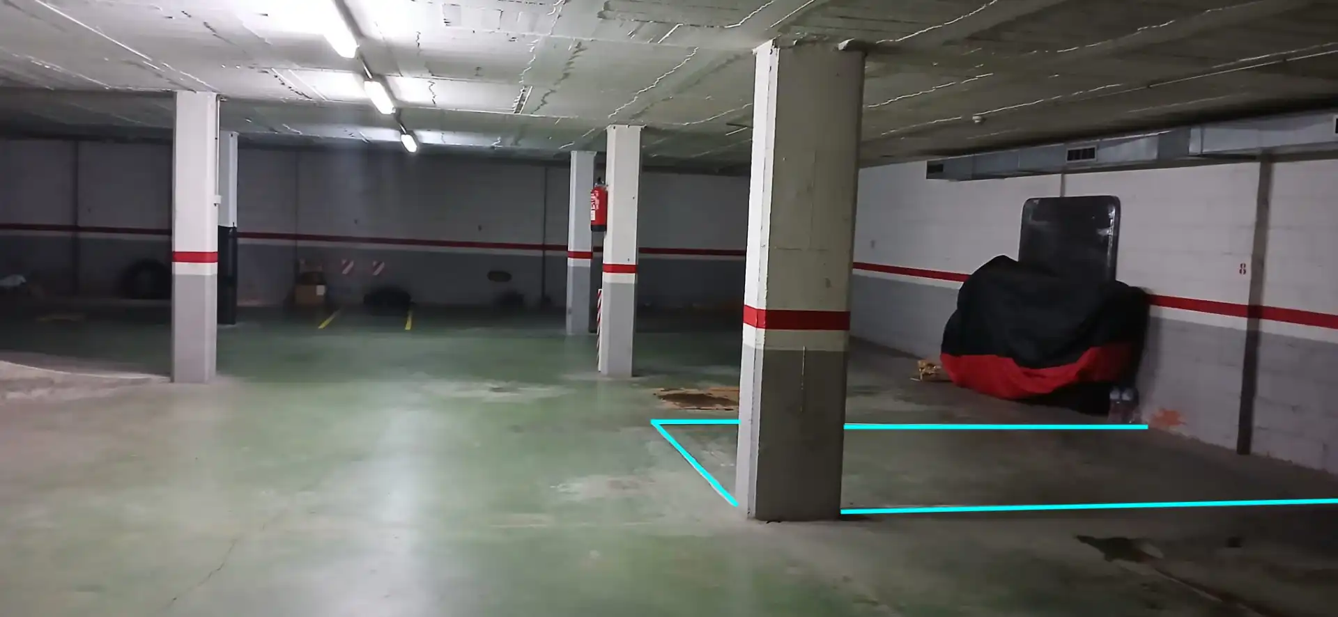 Parkplatz von Garage zum Verkauf in Pallejà