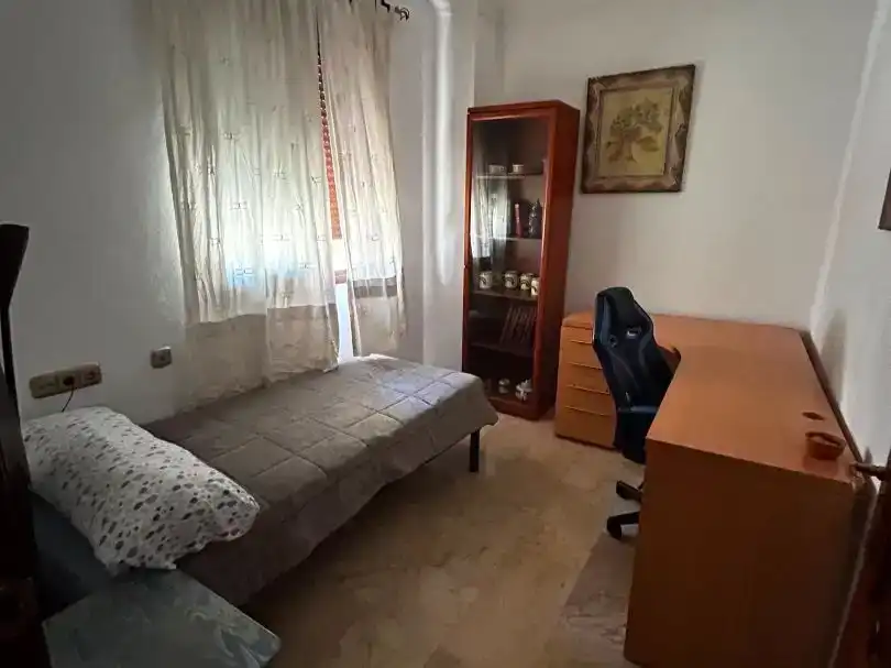 Dormitori de Pis en venda en Alozaina amb Moblat i Balcó
