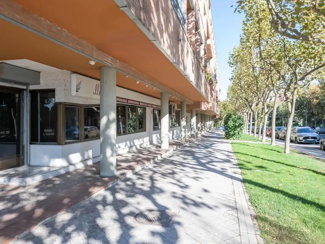 Exterior view of Commercial properties for rent in Pozuelo de Alarcón  with Air Conditioner and Heating