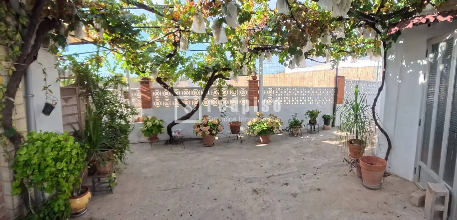 Garten von Haus oder Chalet zum Verkauf in Castellón de la Plana / Castelló de la Plana mit Privatgarten und Abstellraum