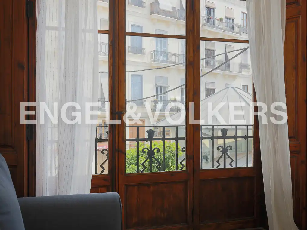 Dormitori de Apartament de lloguer en Valencia amb Aire condicionat, Calefacció i Moblat