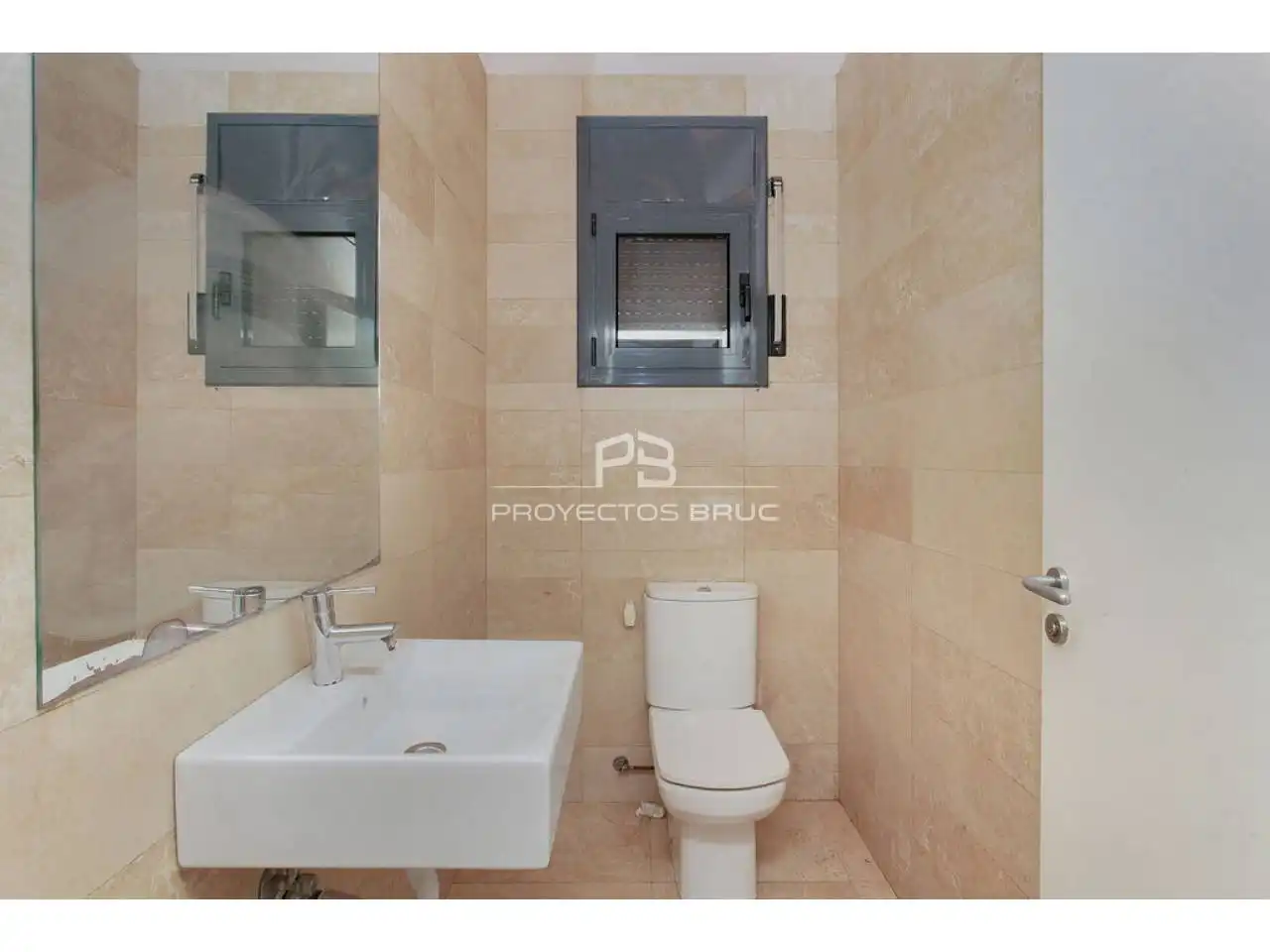 Bathroom of Houses for sale in Corbera de Llobregat, Barcelona