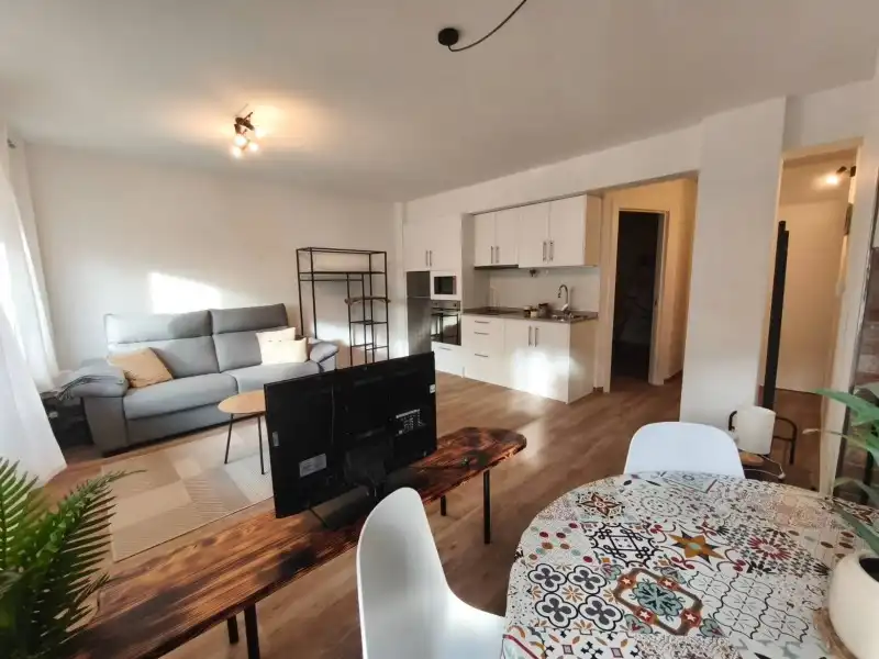 Wohnzimmer von Erdgeschoss zum Verkauf in Santander mit Privatgarten, Parkett und Möbliert