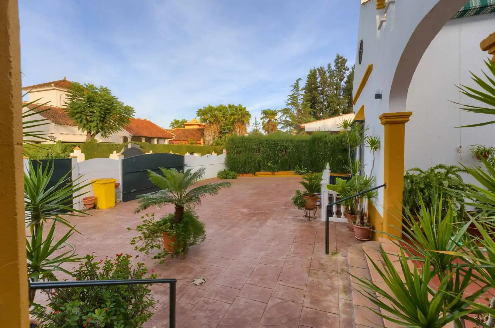 Garden of Houses for sale in Espartinas  with Air Conditioner, Private garden and Terrace