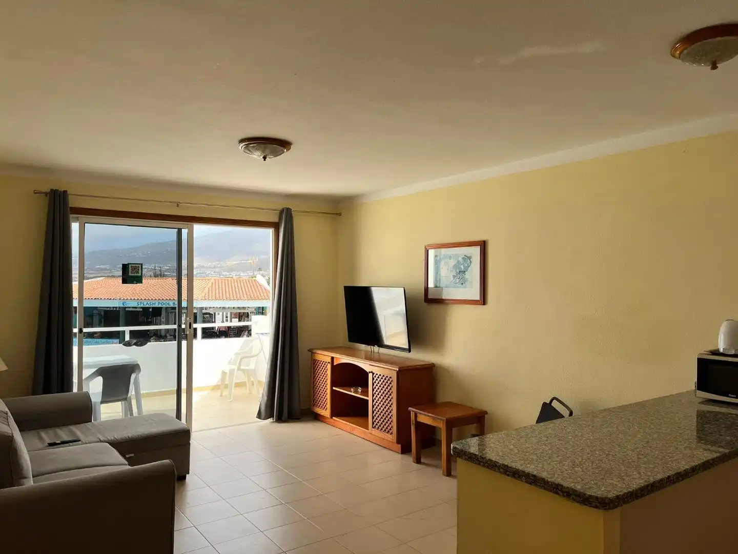 Sala d'estar de Apartament en venda en Adeje amb Terrassa, Moblat i Balcó