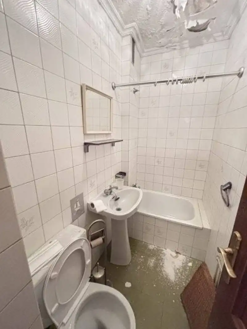 Bathroom of Flat for sale in Torrelavega   with Heating, Private garden and Parquet flooring
