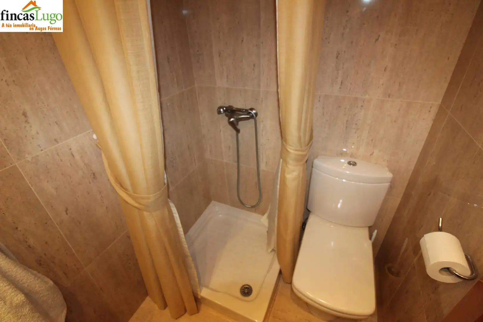 Baño de Casa o chalet en venta en Guntín con Calefacción, Jardín privado y Terraza