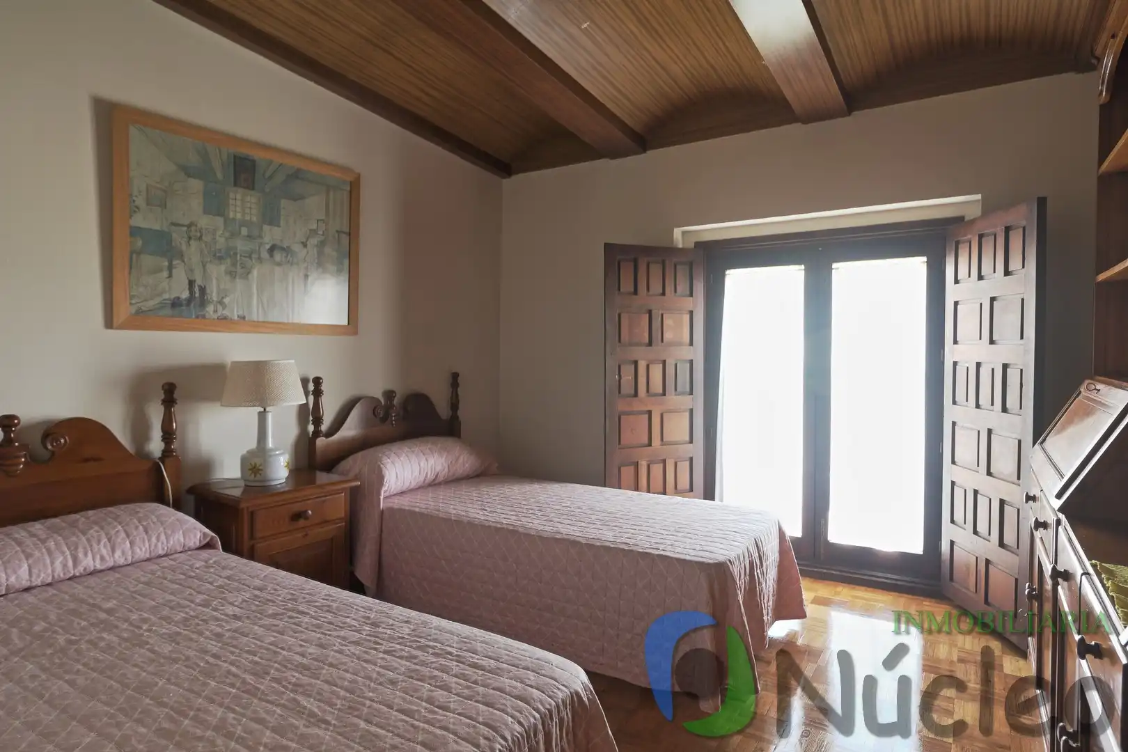 Schlafzimmer von Dachboden zur Miete in Badajoz mit Klimaanlage, Heizung und Parkett