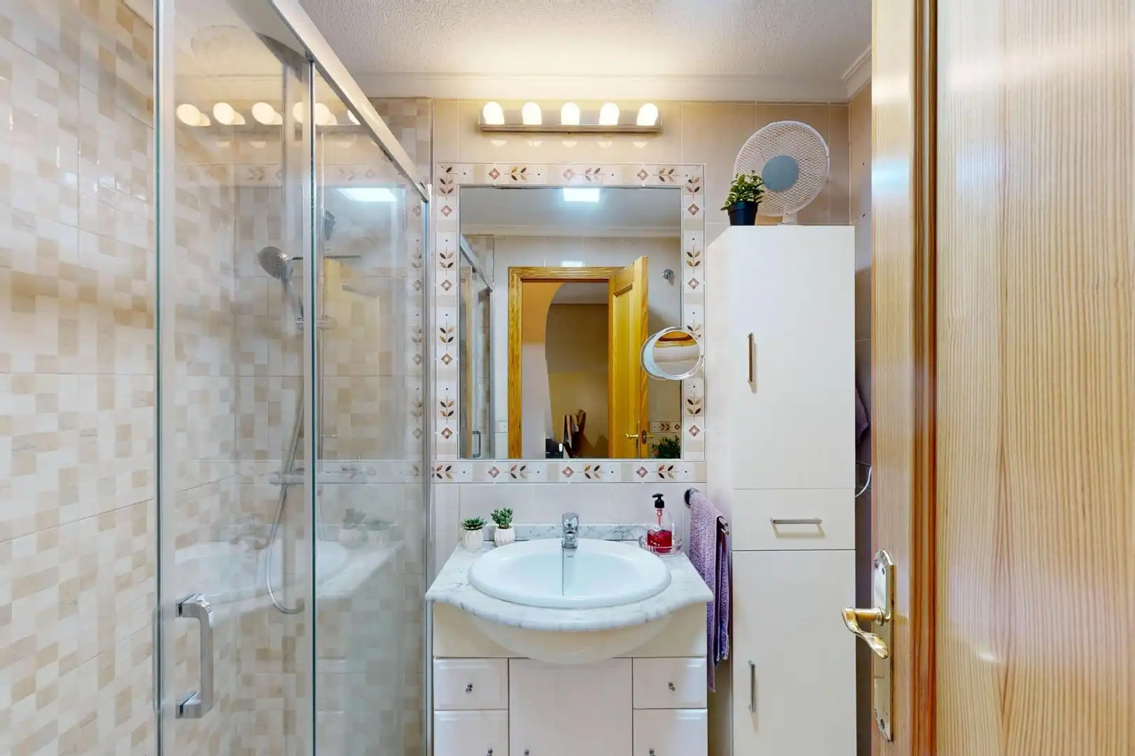Baño de Apartamento en venta en Cartagena con Aire acondicionado, Calefacción y Jardín privado
