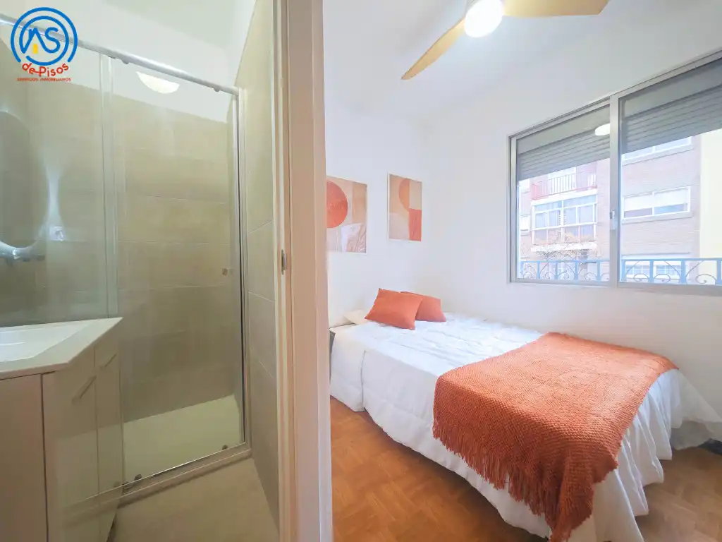 Flat for rent in Calle de Martínez Vargas, 2, Barrio Torrero