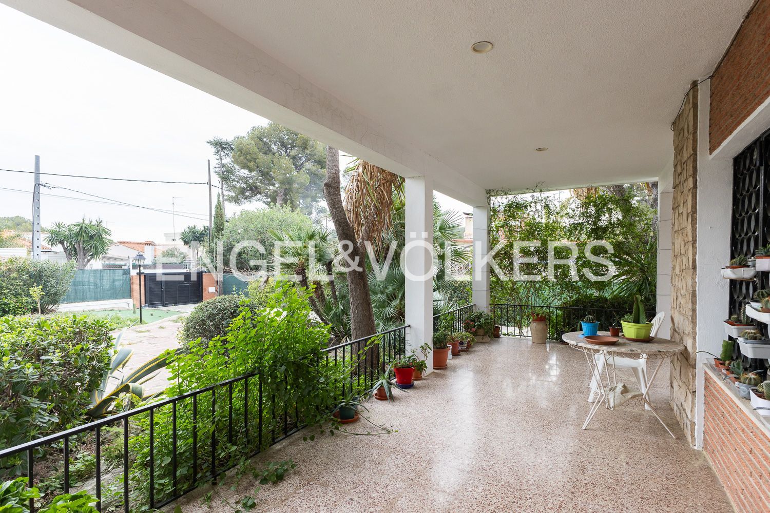 Exterior view of Houses for sale in Paterna  with Heating, Private garden and Terrace