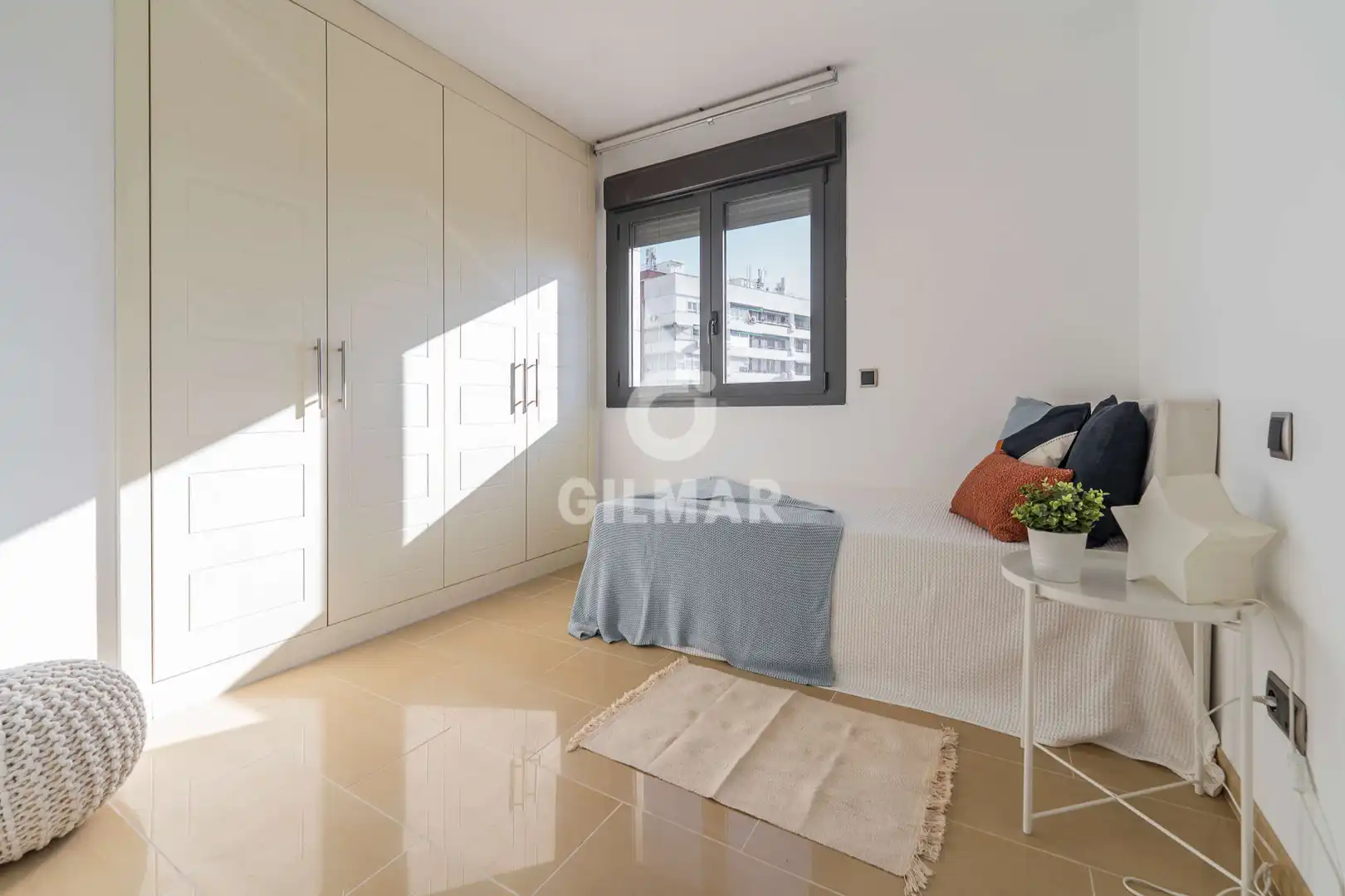 Habitación de Piso en venta en Madrid con Calefacción y Trastero