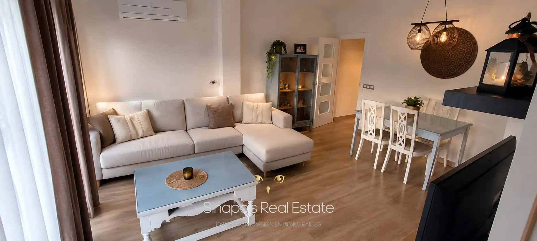 Sala de estar de Ático en venta en Castelldefels con Aire acondicionado, Calefacción y Parquet