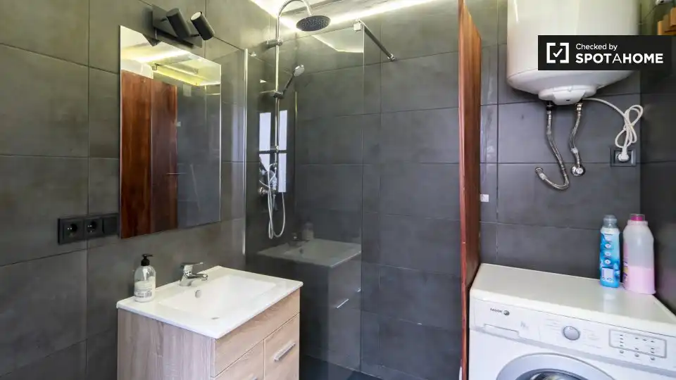 Room in Valencia, Valencia