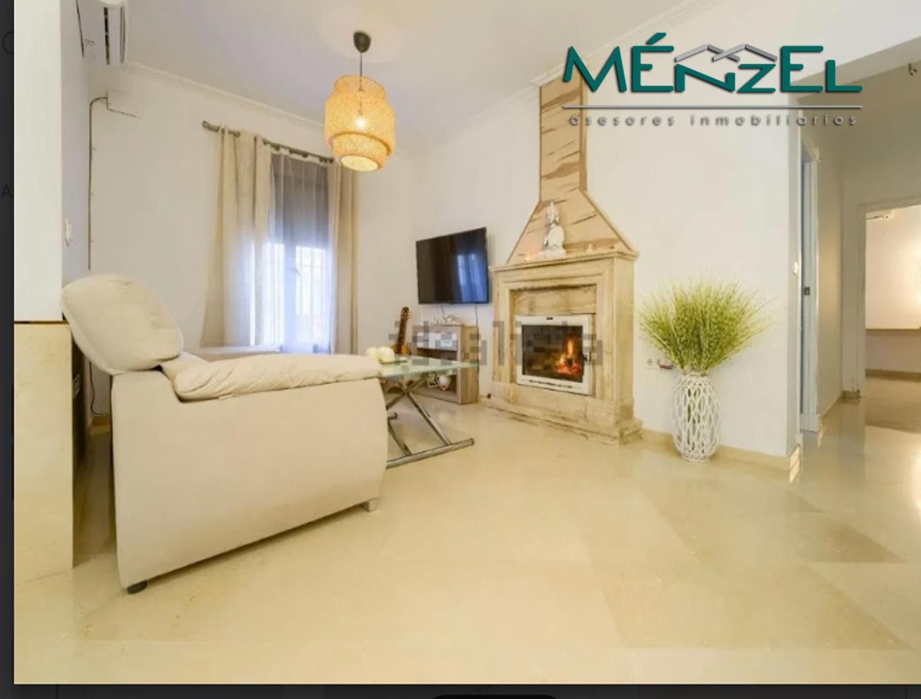 Sala d'estar de Casa o xalet en venda en Coria del Río amb Aire condicionat, Calefacció i Jardí privat