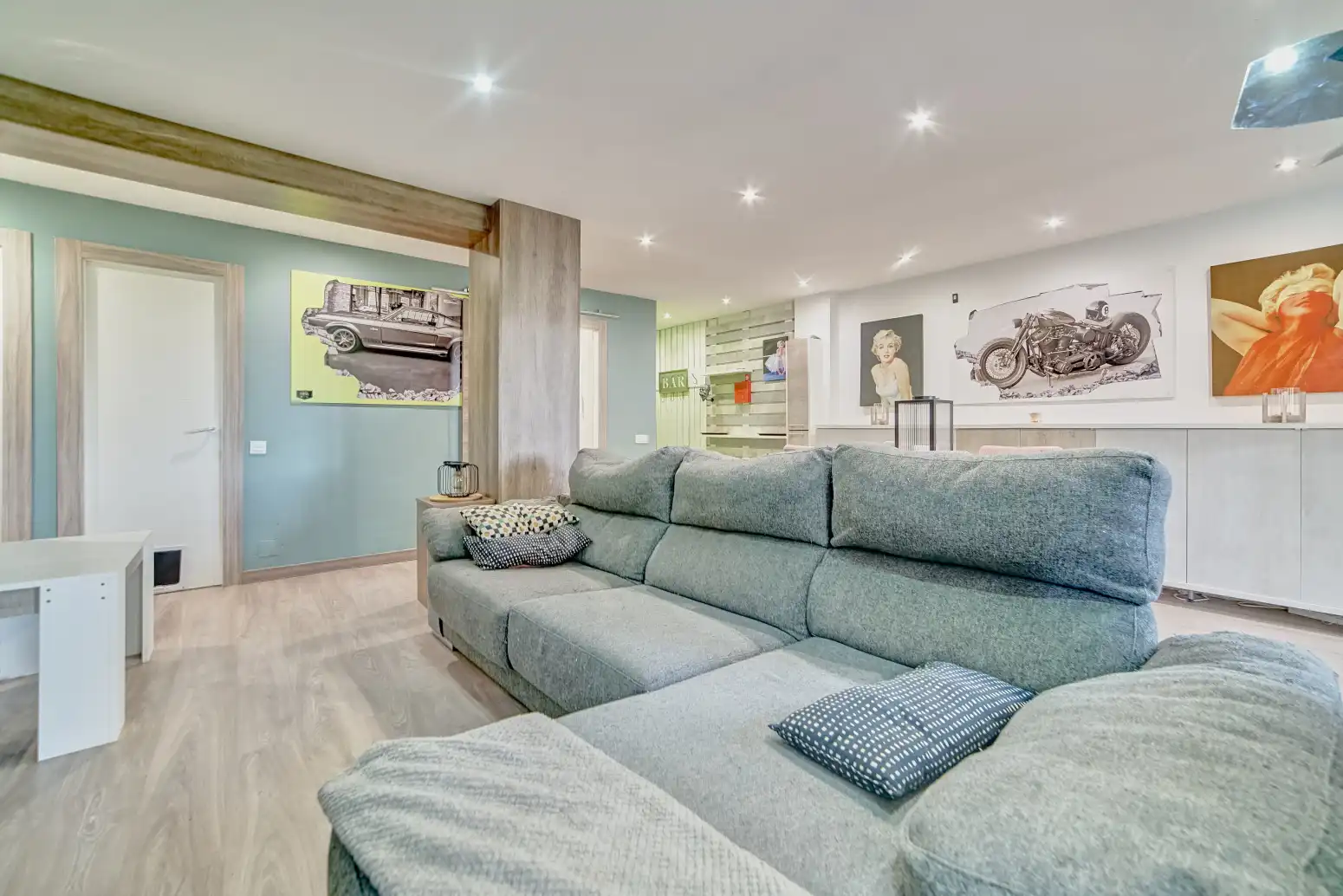 Sala d'estar de Pis en venda en  Pamplona / Iruña amb Calefacció, Jardí privat i Parquet