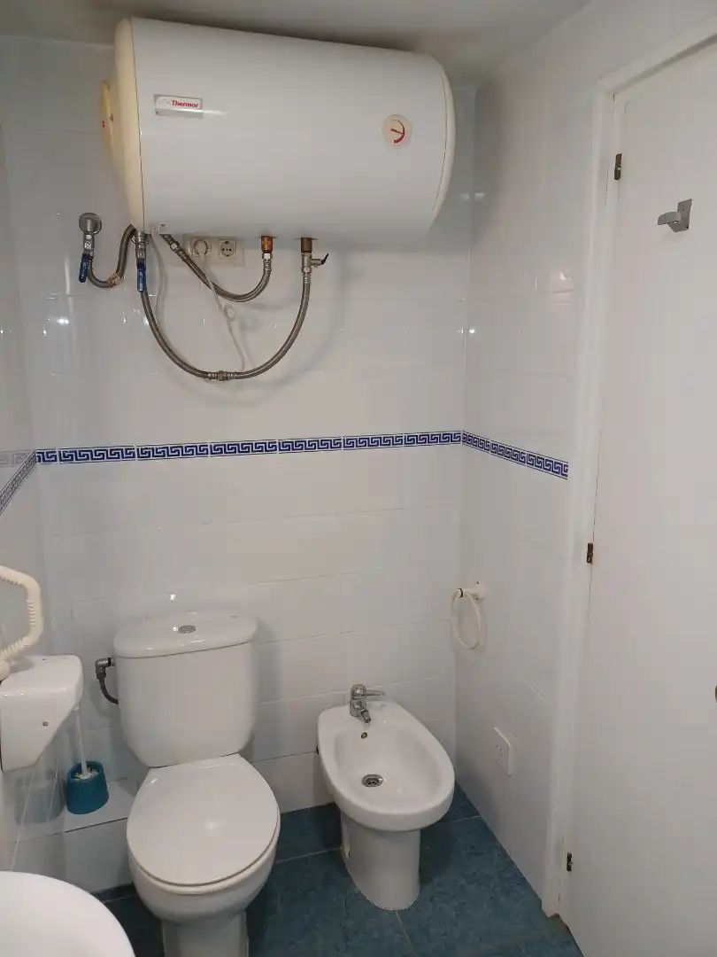 Baño de Apartamento en venta en Figueres con Aire acondicionado, Calefacción y Terraza