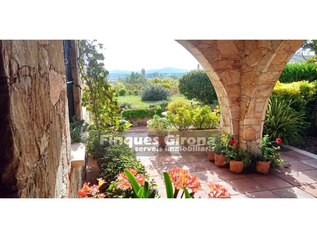Chalet con jardín en venta en Forallac