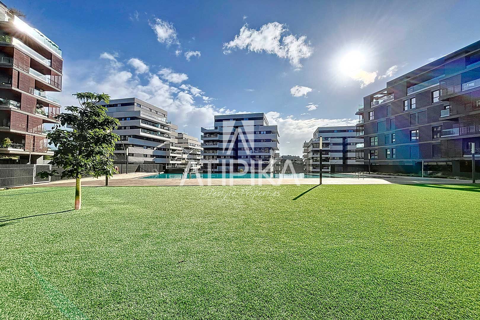 Exterior view of Flat for sale in Esplugues de Llobregat  with Air Conditioner, Heating and Terrace