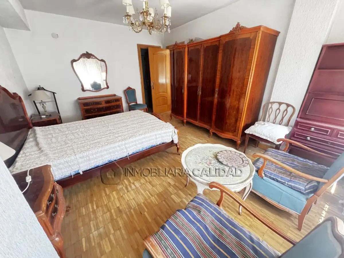 Bedroom of Flat for rent in Burgos  with Heating, Furnished and Pets allowed
