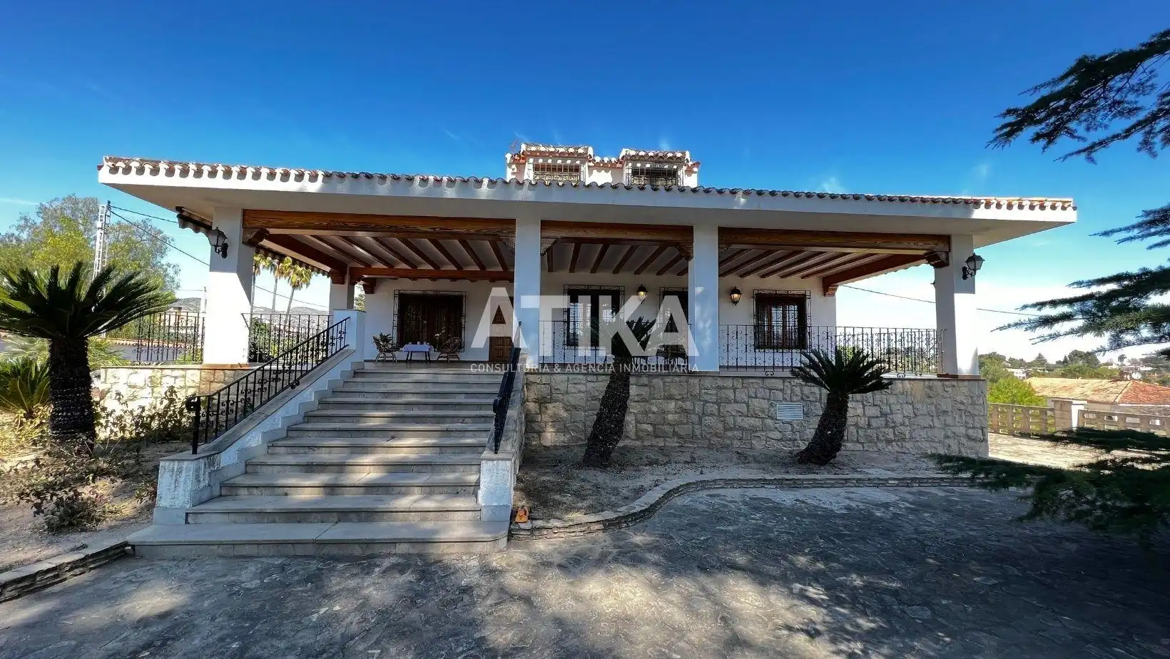 Vista exterior de Casa o xalet en venda en Ontinyent amb Calefacció, Jardí privat i Traster