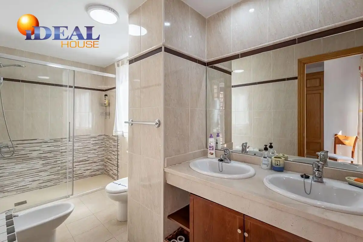 House with terrace for sale in Calle LIMA, imagen 24