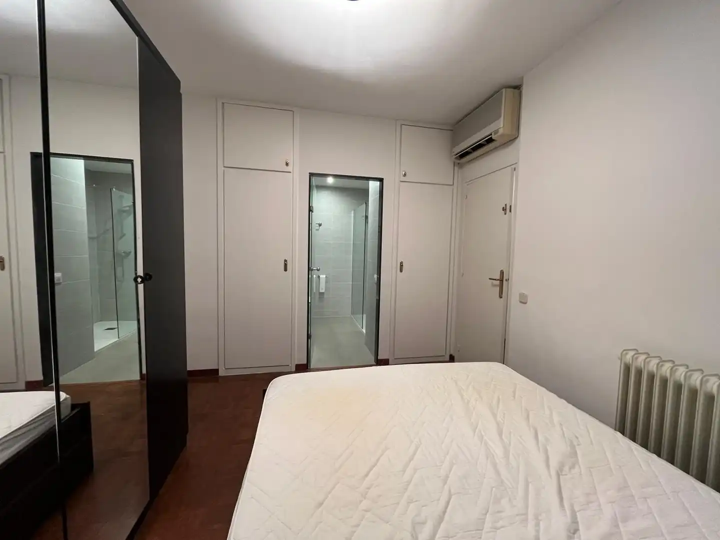 Schlafzimmer von Wohnung zum Verkauf in Barcelona mit Klimaanlage, Heizung und Parkett