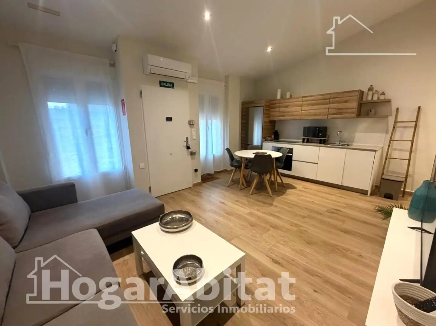 Sala d'estar de Pis en venda en Valencia amb Aire condicionat i Calefacció