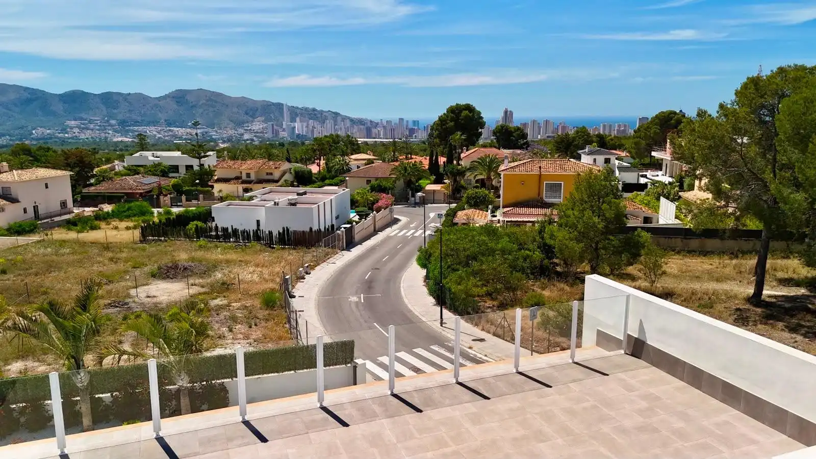 Vista exterior de Casa o chalet en venta en La Nucia con Terraza