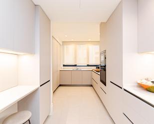 Kitchen of Flat to rent in  Madrid Capital  with Air Conditioner