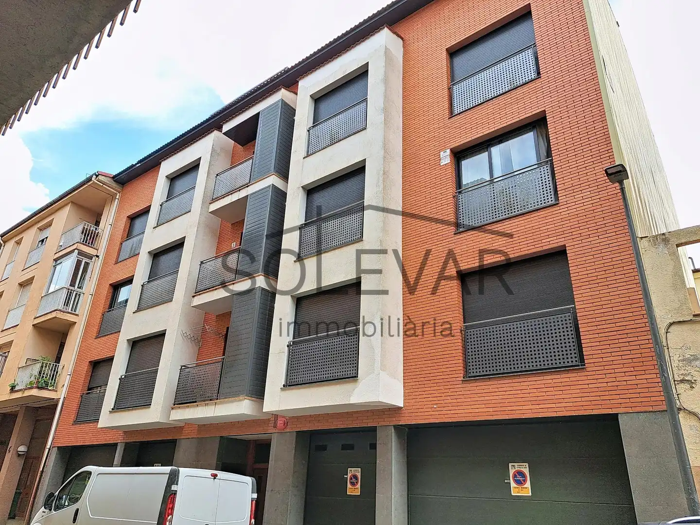 Außenansicht von Wohnung zum Verkauf in La Pobla de Segur mit Heizung, Parkett und Abstellraum