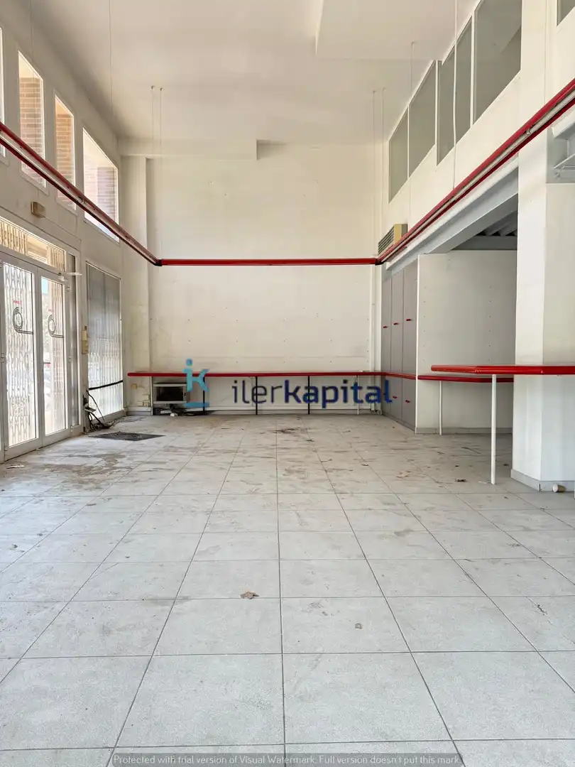 Local comercial de lloguer a Joc de la Bola - Camps d'Esports, imagen 2
