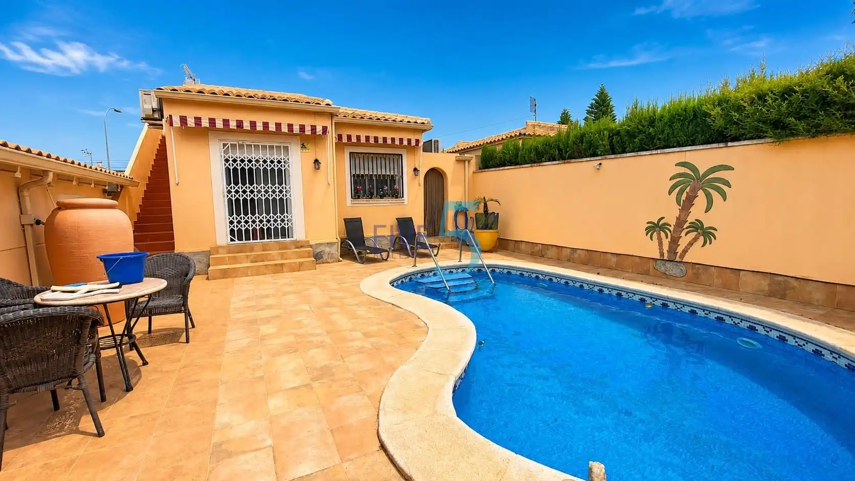 House with pool for sale in Zona Carrefour - Urbanizaciones