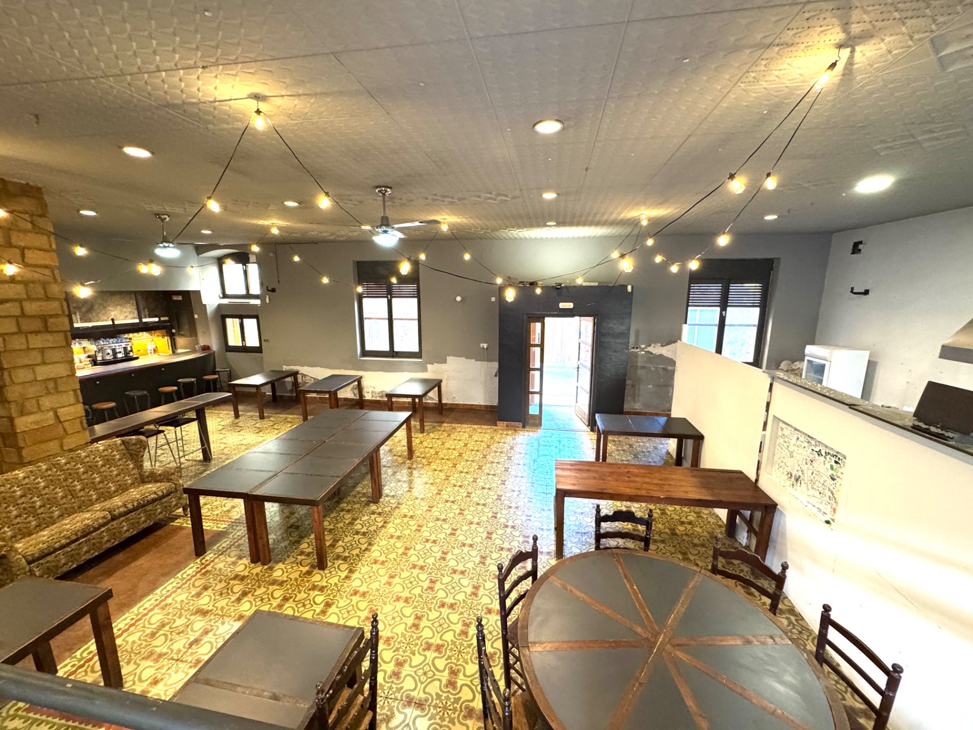 Local de lloguer en Cardona amb Aire condicionat, Calefacció i Terrassa