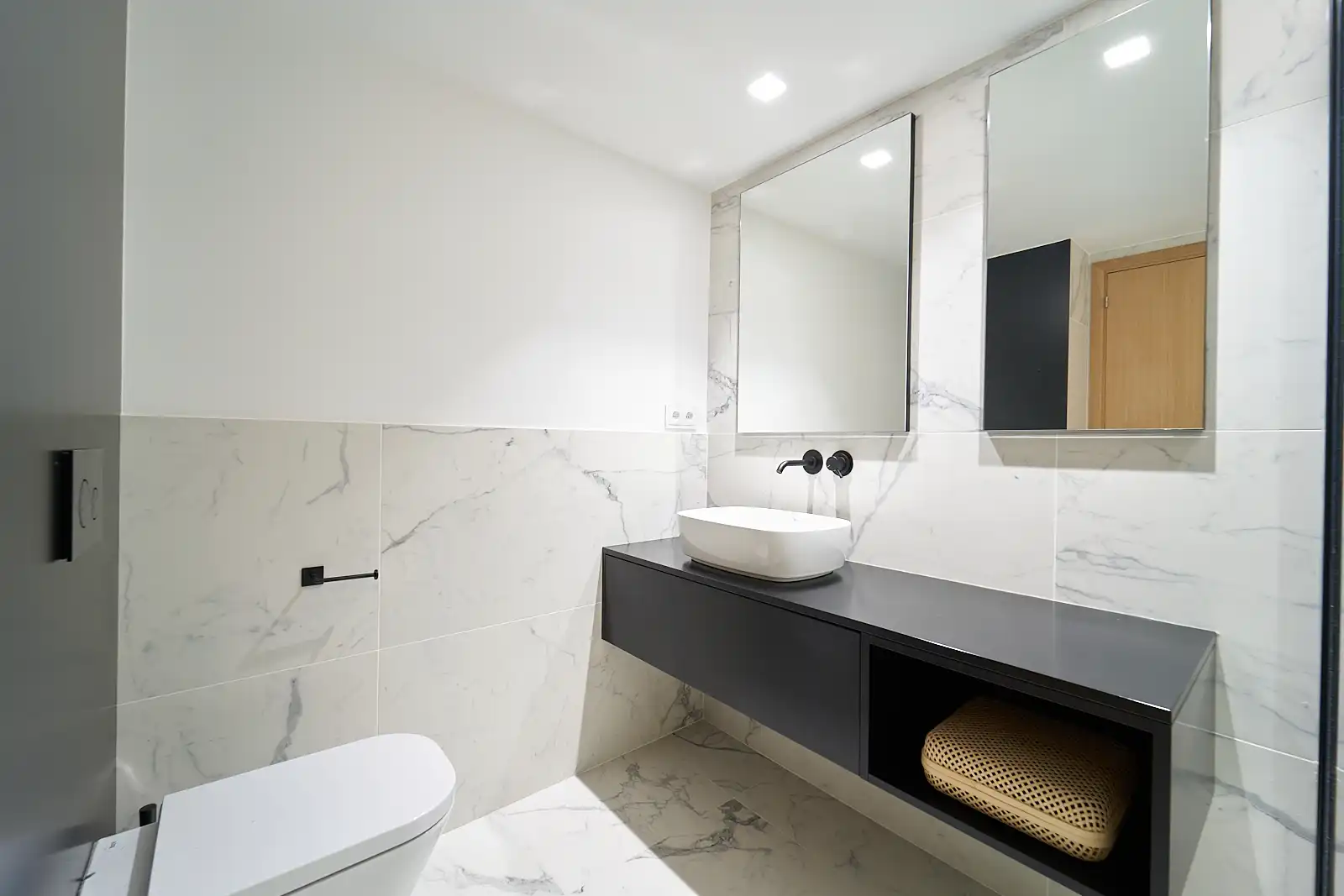 Baño de Piso de alquiler en Vigo  con Amueblado y Se aceptan mascotas