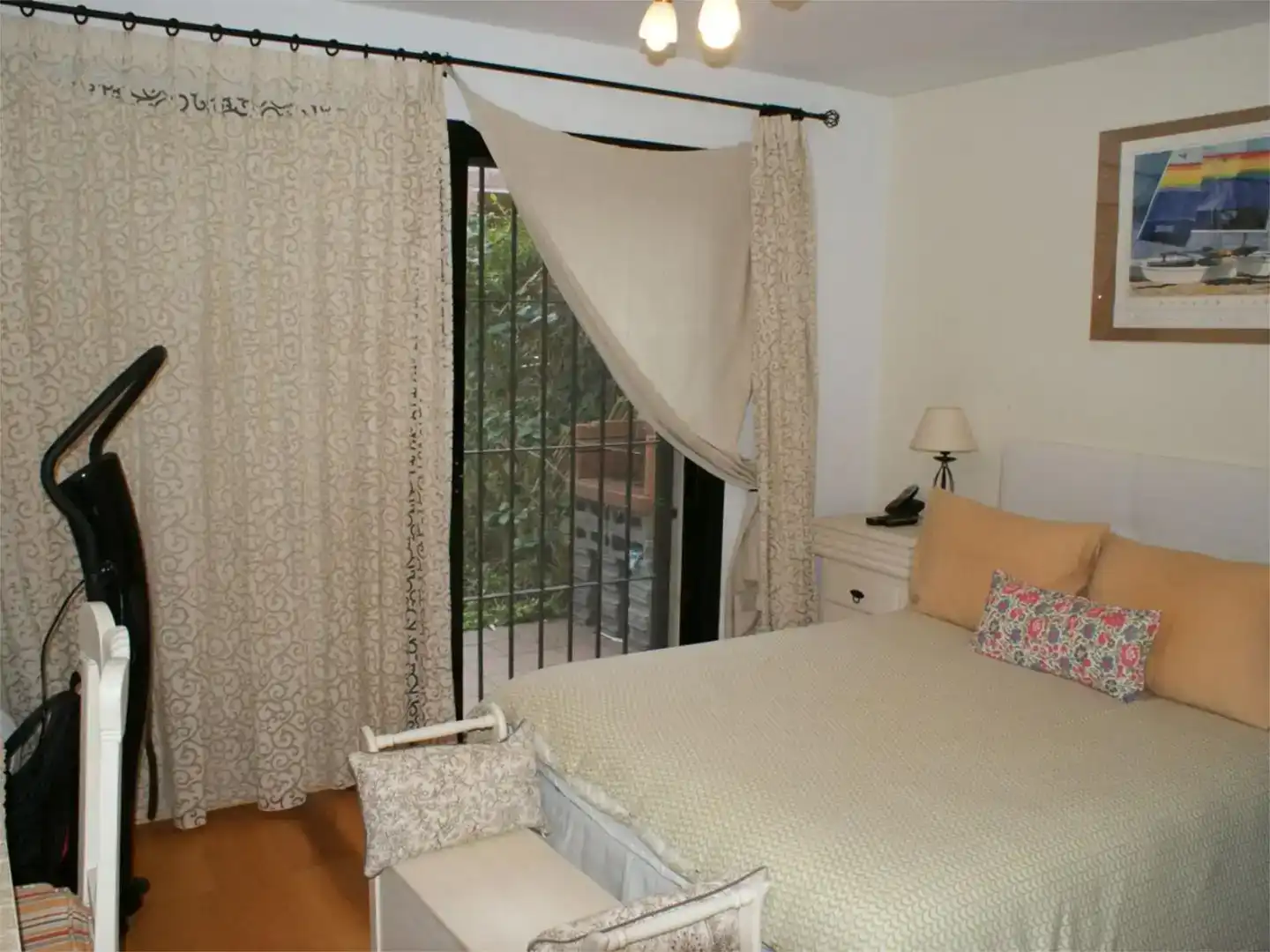 Habitación de Apartamento en venta en Sotogrande con Aire acondicionado, Piscina y Balcón