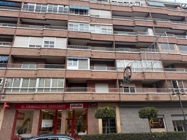 Vista exterior de Pis de lloguer en Orihuela amb Balcó