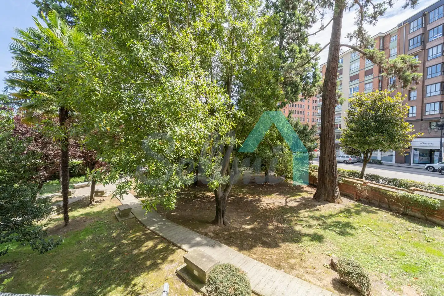 Jardín de Piso en venta en Oviedo  con Calefacción, Parquet y Terraza