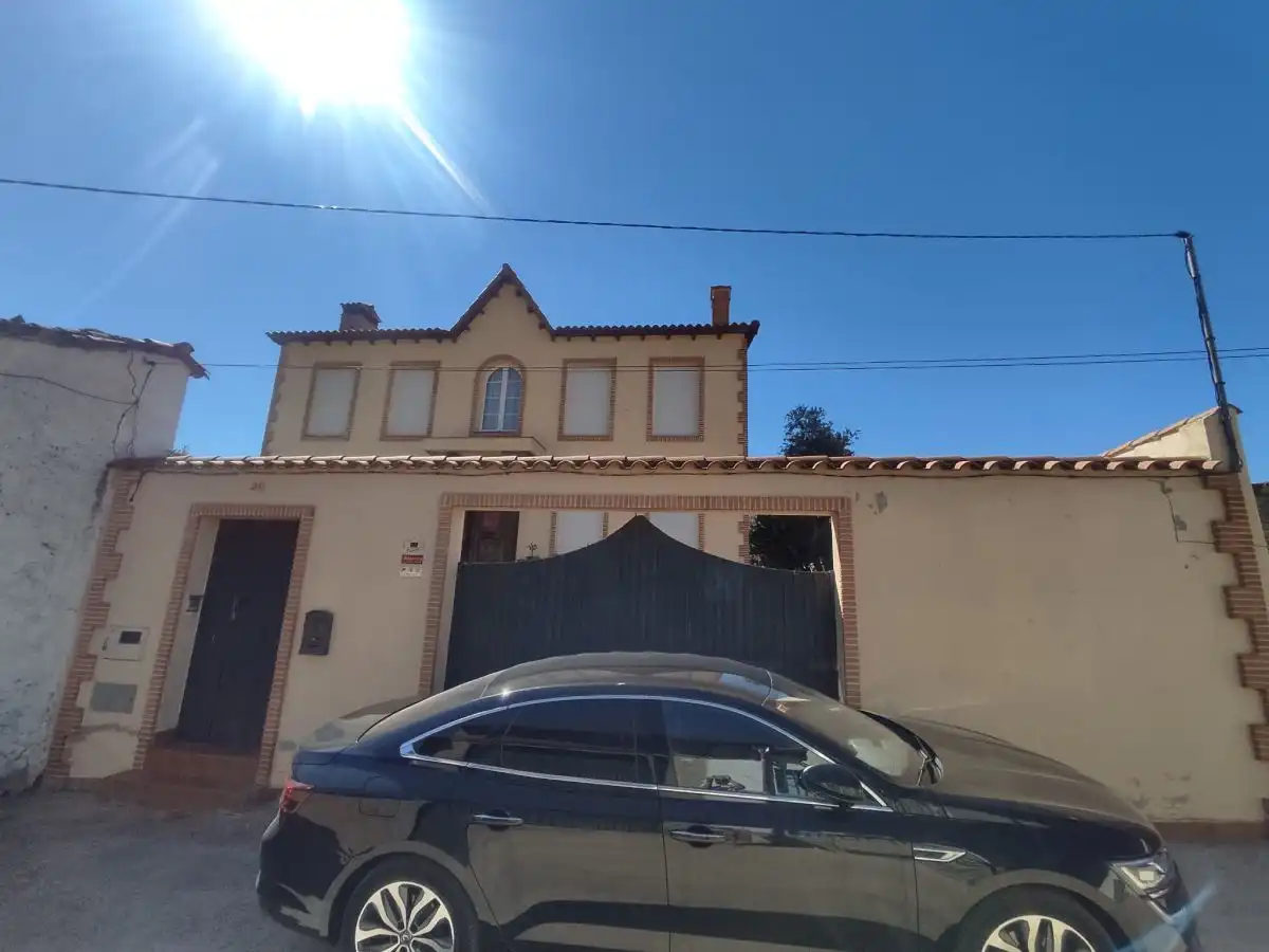 Vista exterior de Casa o xalet en venda en Serradilla amb Aire condicionat