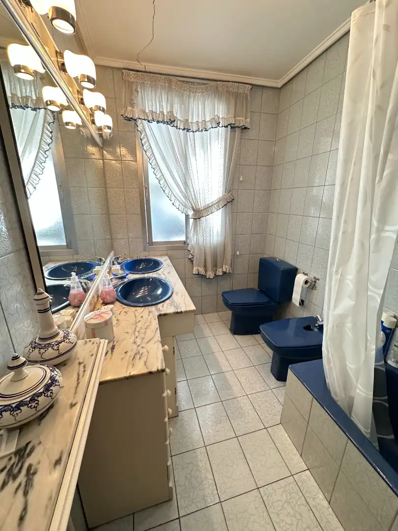 Baño de Piso en venta en  Logroño con Calefacción, Parquet y Terraza