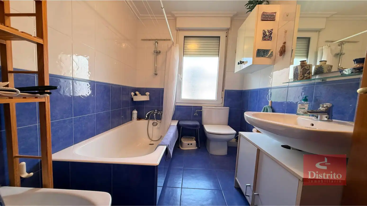 Bathroom of Flat for sale in Santander  with Heating and Storage room