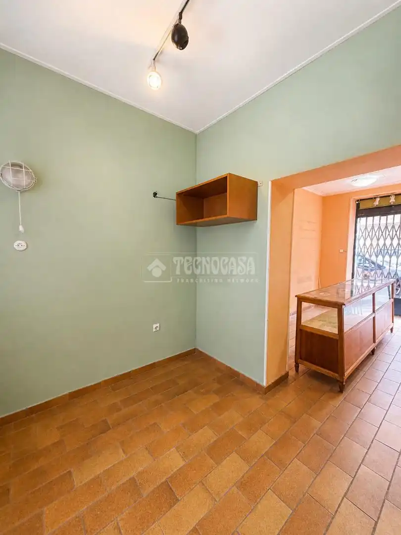 Habitación de Local en venta en  Madrid Capital