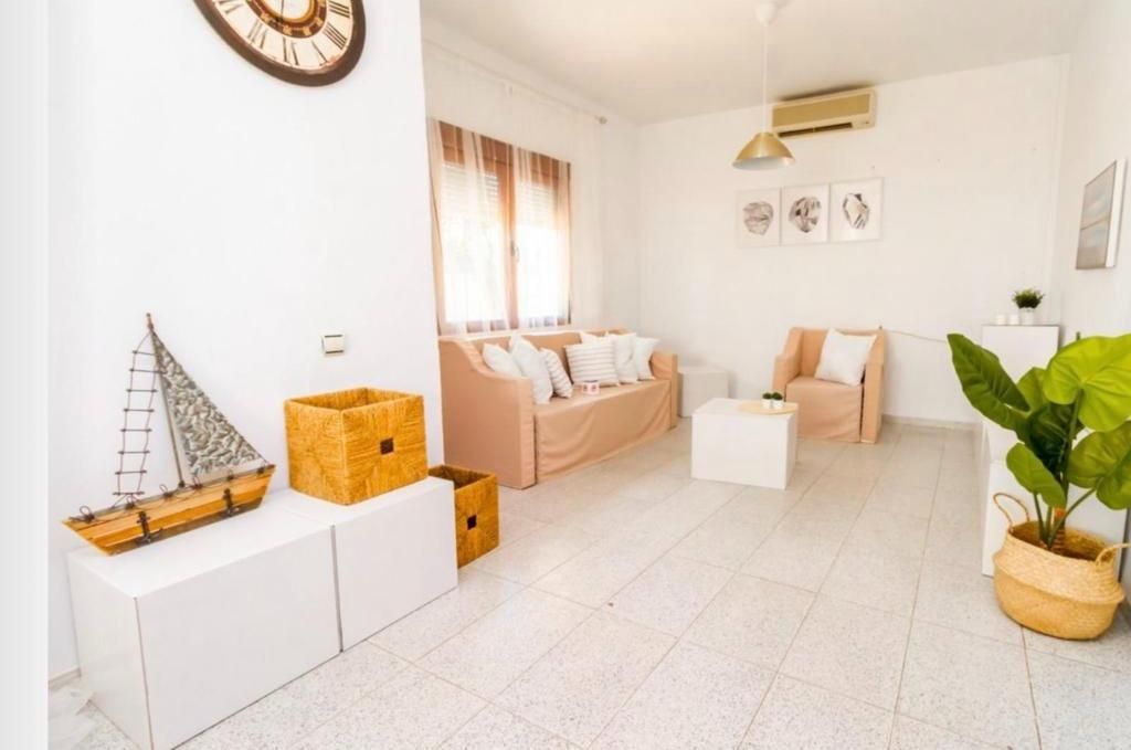 Sala d'estar de Casa o xalet en venda en El Ejido amb Terrassa i Traster