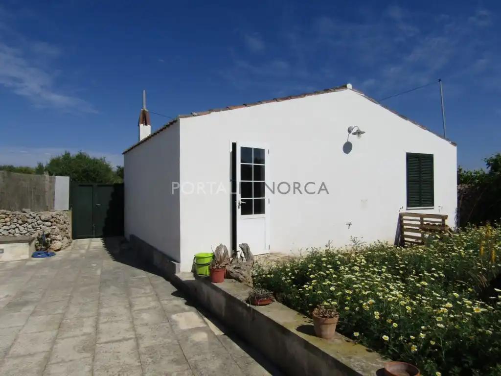 Vista exterior de Finca rústica en venda en Maó - Mahón amb Calefacció i Piscina