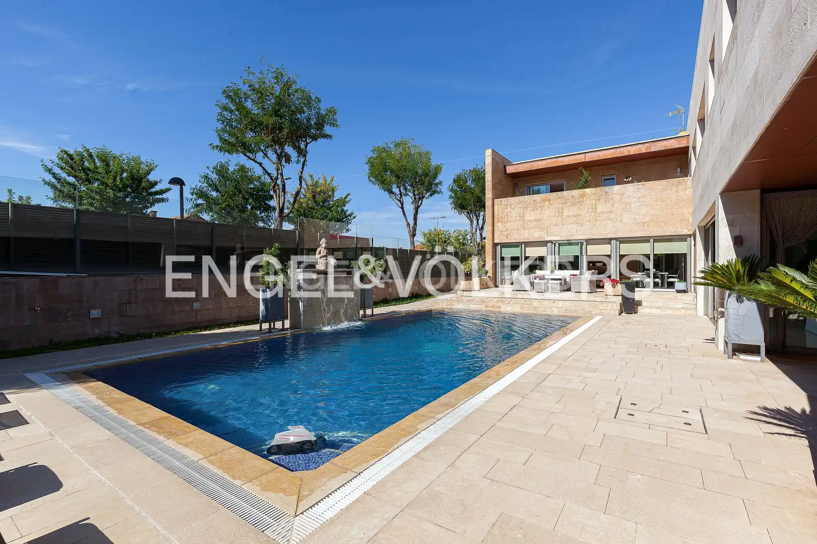 Piscina de Casa o chalet en venta en Azuqueca de Henares con Aire acondicionado, Calefacción y Jardín privado