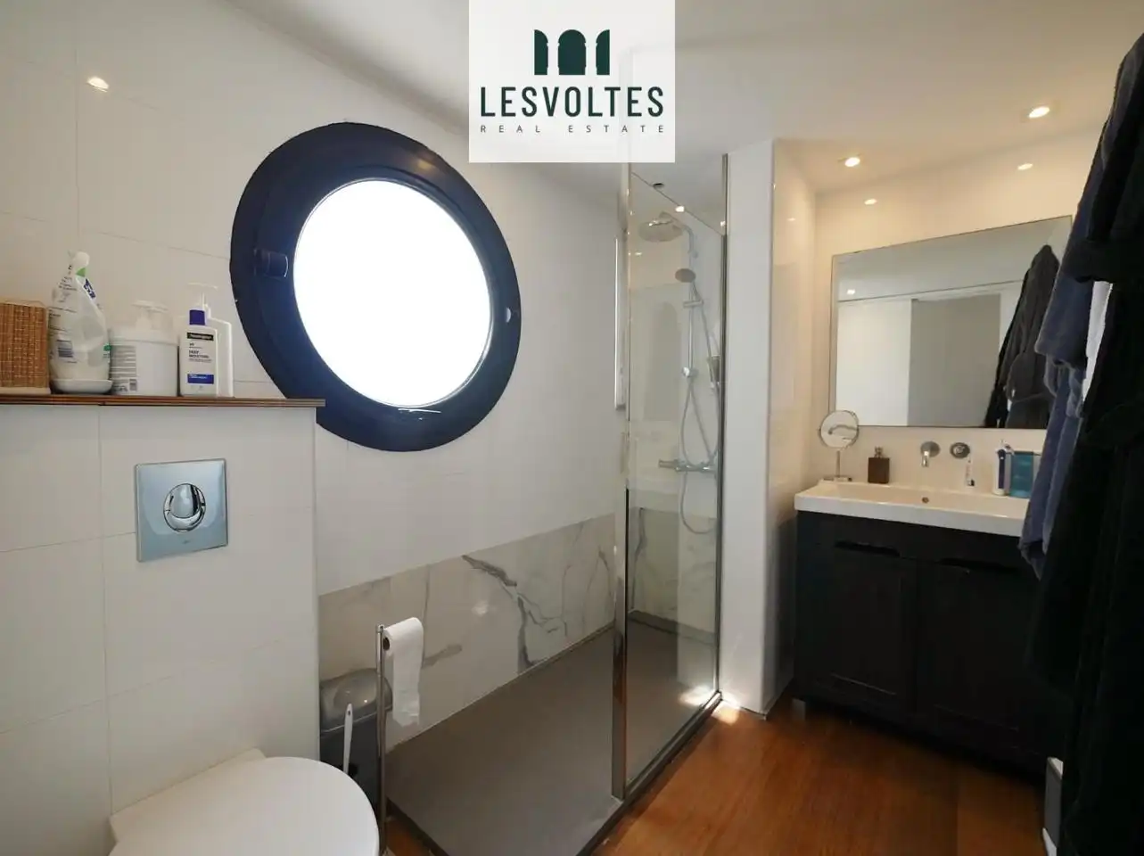 Baño de Apartamento en venta en Palamós con Calefacción, Parquet y Balcón